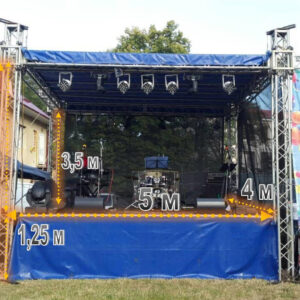 Сцена (подіум 5*4*1,25 м., висота 5 м., зеркало 5*3,5 м., портали 1,5*5 м.)